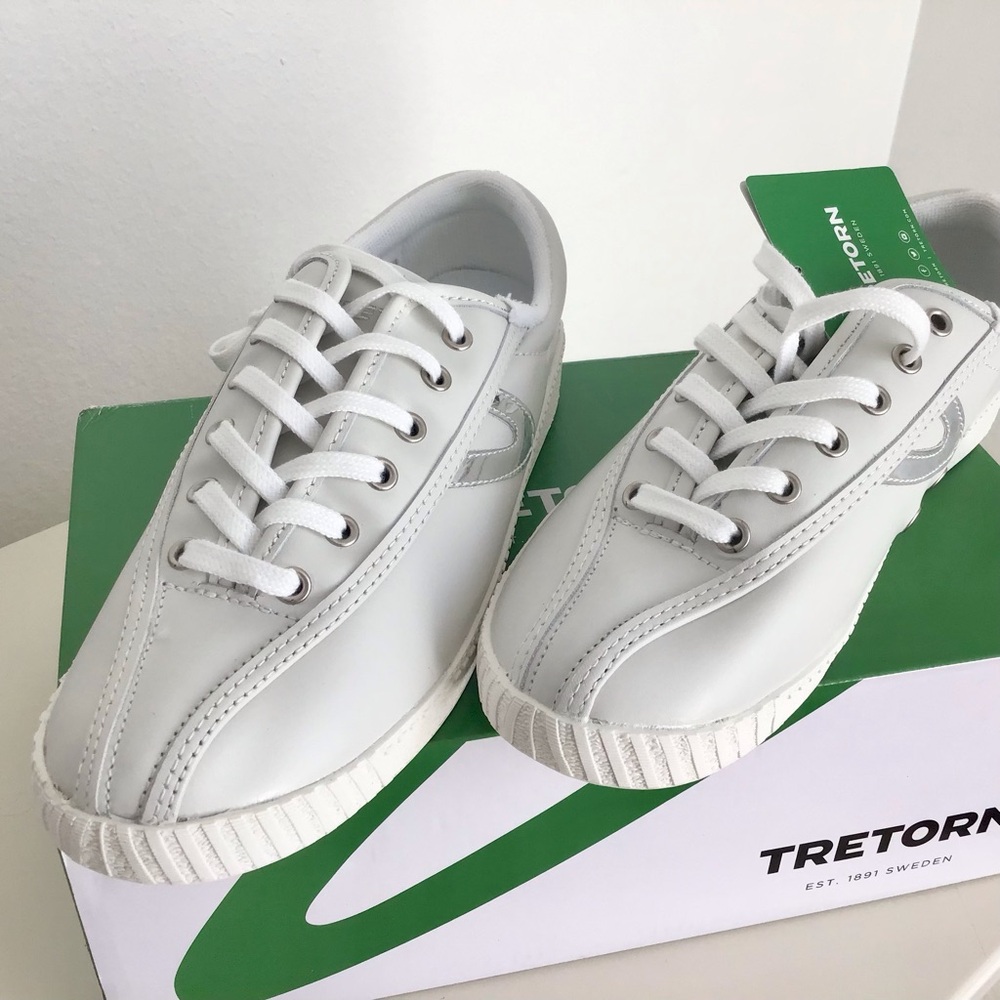 NWT WOMENS Tretorn Nylite Leather White Silver shoes‎ sneakers size 8